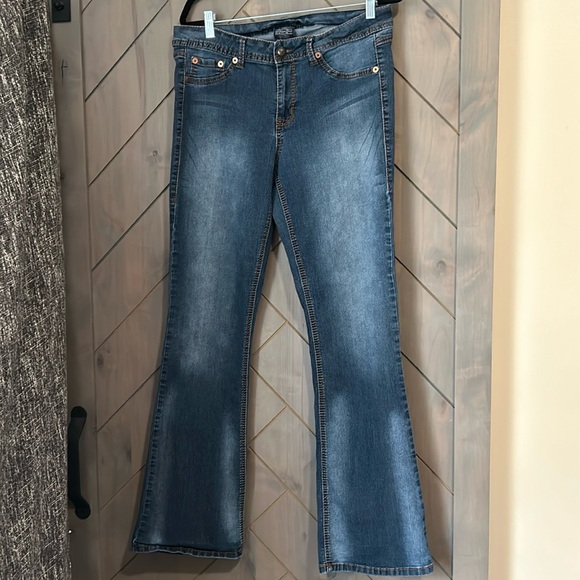 Stretchy source of wisdom med color boot leg jeans - Picture 1 of 5